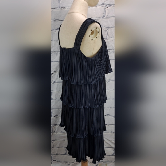 NEW DKNY Sleeveless Square Neck Tiered Ruffle Pleated Swing Dress Navy 6 US - Picture 10 of 16